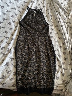 Bodycon lace dress
