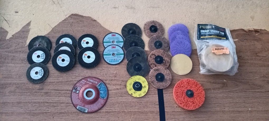 Collection of Cut Off Wheels, Grinding Wheels, Sanders, Buffers, Polishers & A Smart Eraser
