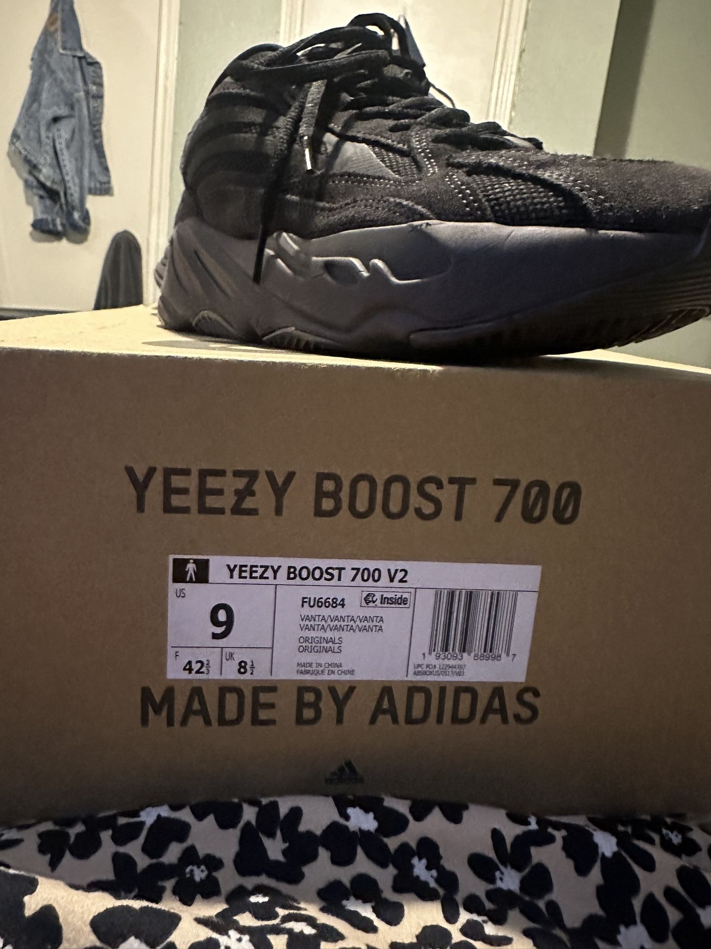 Chaussures Yeezy Boost 700 V2 Vanta Taille 46 2/3 - Neuf Avec Boîte, Noir, édition 2019