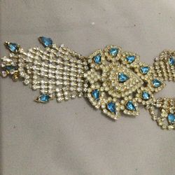 Random Pieces Of Costume Jewelry