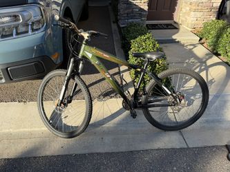 Specialized Hardrock Mountain Bike M Size