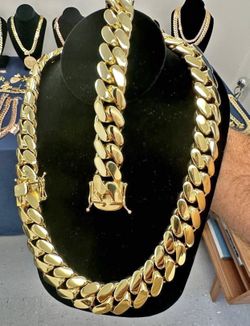 Brand new 18 k yellow gold filled Cuban link chain and bracelet    Available in most sizes!  Also have men’s jewelry Cuban link set men’s necklace cha