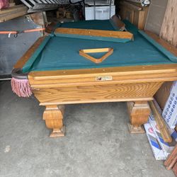 4x8 Connelly Pool table