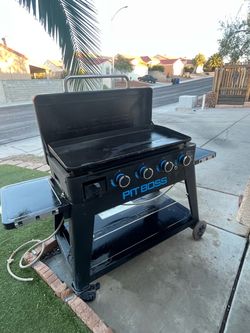 Pit Boss Ultimate Lift Off 4 Burner Propane Griddle - 10782