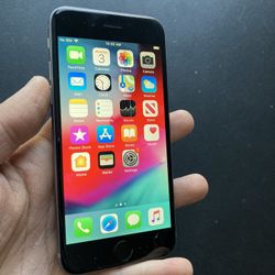 iPhone 6. Like New And Unlocked!