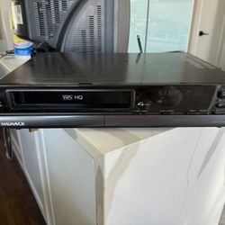 magnavox vcr player