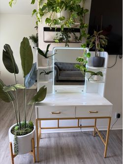 Beautiful pottery barn vanity for only 150 dollars