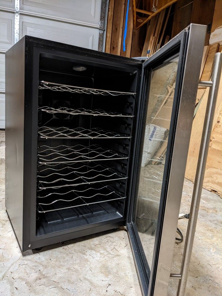 28 Bottle Wine Cellar