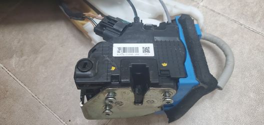 2015-2017 Hyundai Sonata Door Actuator Passenger 