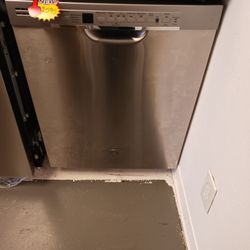 GE - Front Control Built-In Dishwasher with 3rd Rack, 50 dBA - Stainless steel