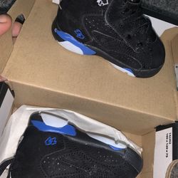 Jordans, gym shoes black & blue size 4c