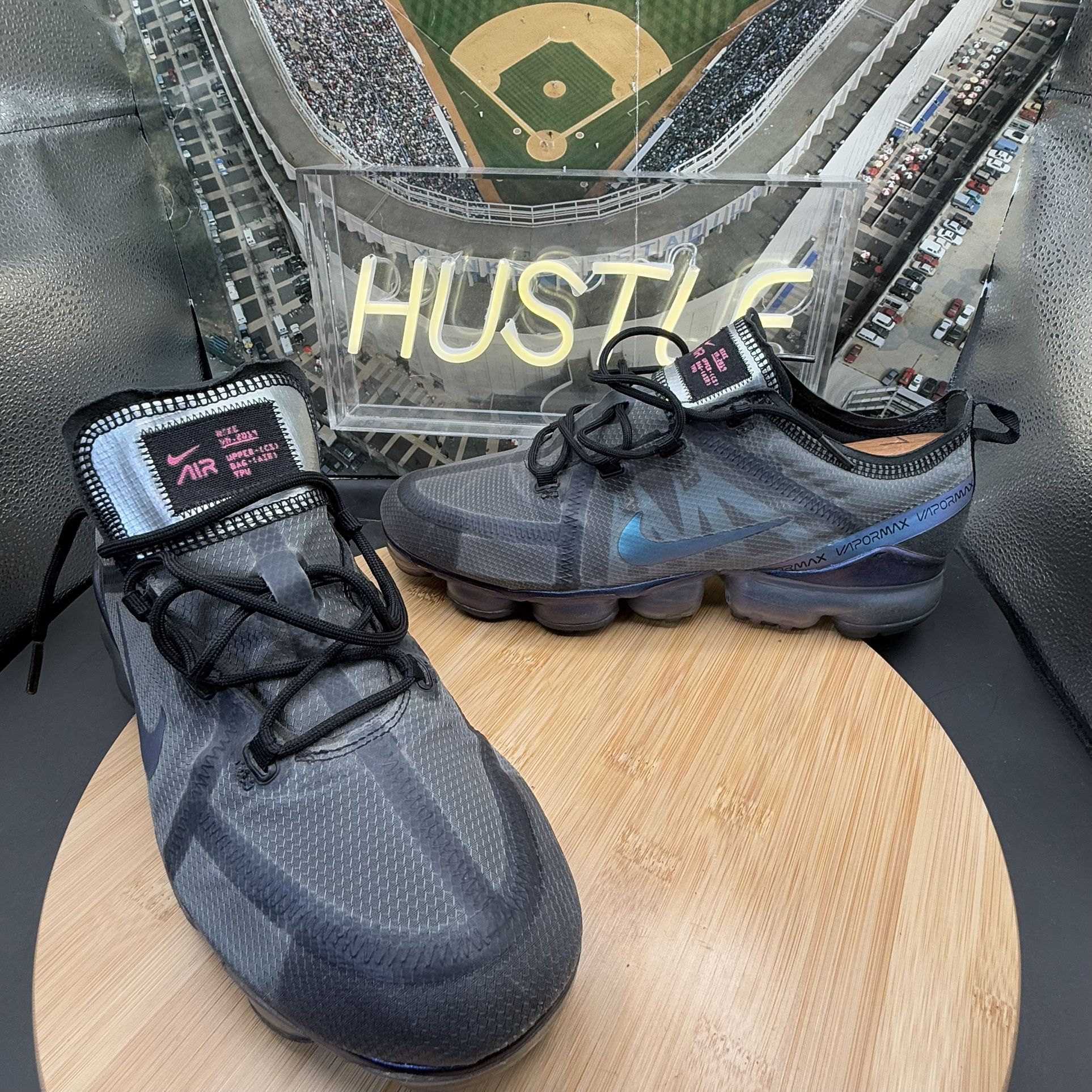 Nike Air VaporMax 2019 "Throwback Future" Sneakers Men’s Sz 9.5