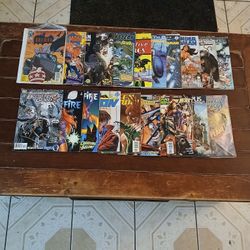 Lot Of 21 DC Comics - Comic Books