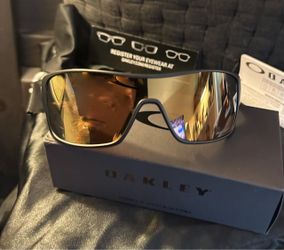 New Oakleys  Box, Pouch Cloth All Included