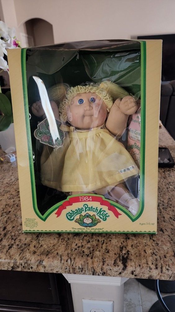 Cabbage Patch Doll In The Package 1984 With Certificate