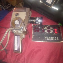 Yashica 8E   Reflex Zoom 8mm Movie Camera 