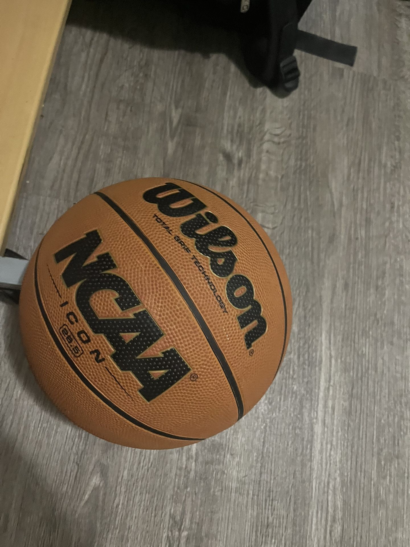 Wilson ICON 28.5" Basketball