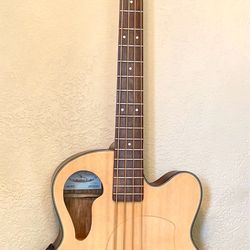 Tacoma bass guitar