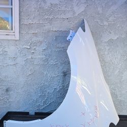 2017-2025 CHRYSLER PACIFICA FRONT LEFT DRIVER SIDE FENDER COVER PANEL OEM 