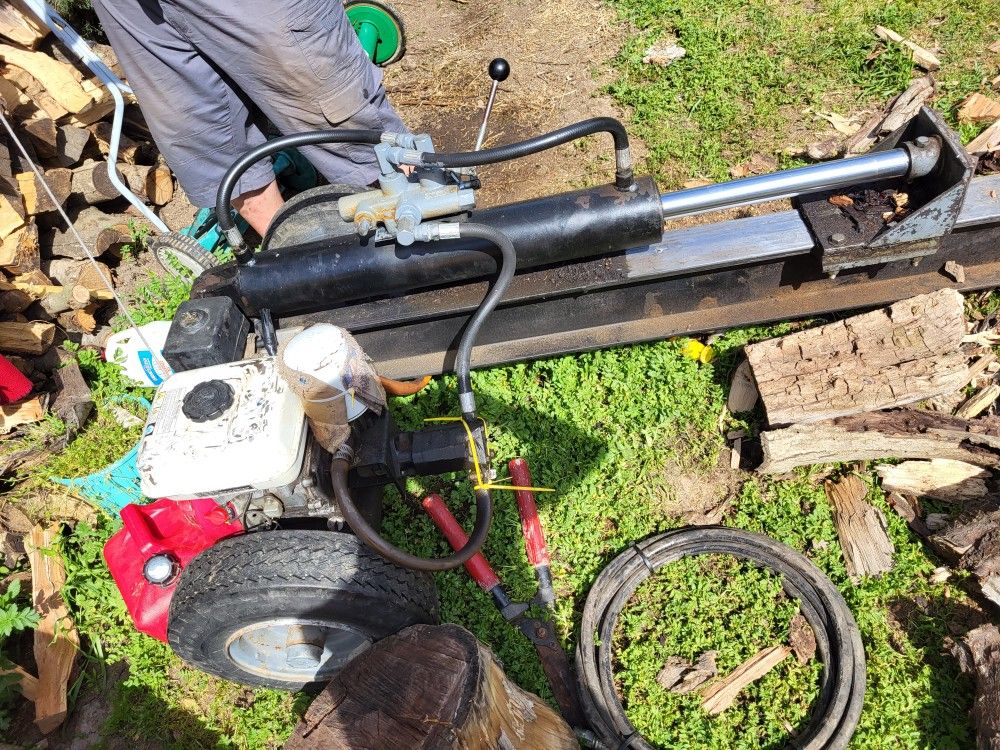 Hydraulic Gas Powered Wood Splitter. for Sale in Stockton, CA OfferUp