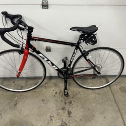 Fuji Newest 3.0 - Lightly Used Road Bike