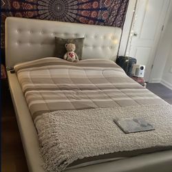 SUPER COMBO: Bed Frame, 2 End Tables, TV