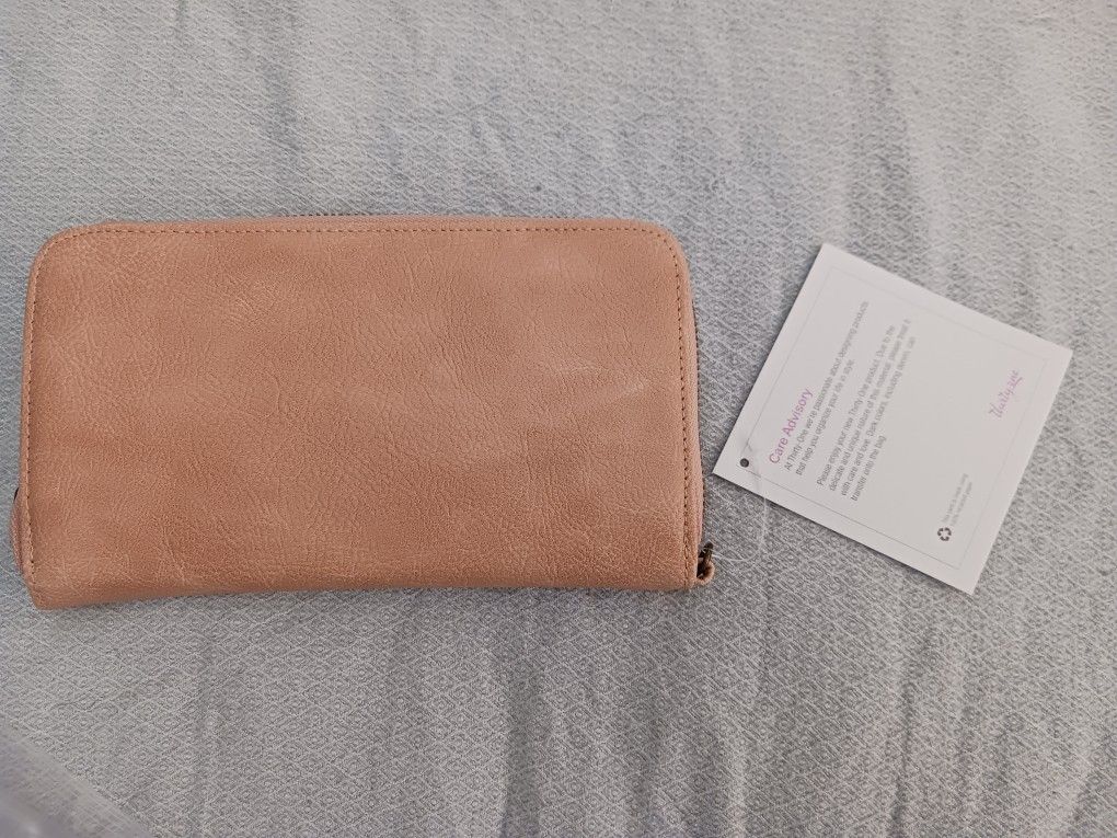 Thirty One Gifts - All About The Benjamin's Wallet Camel