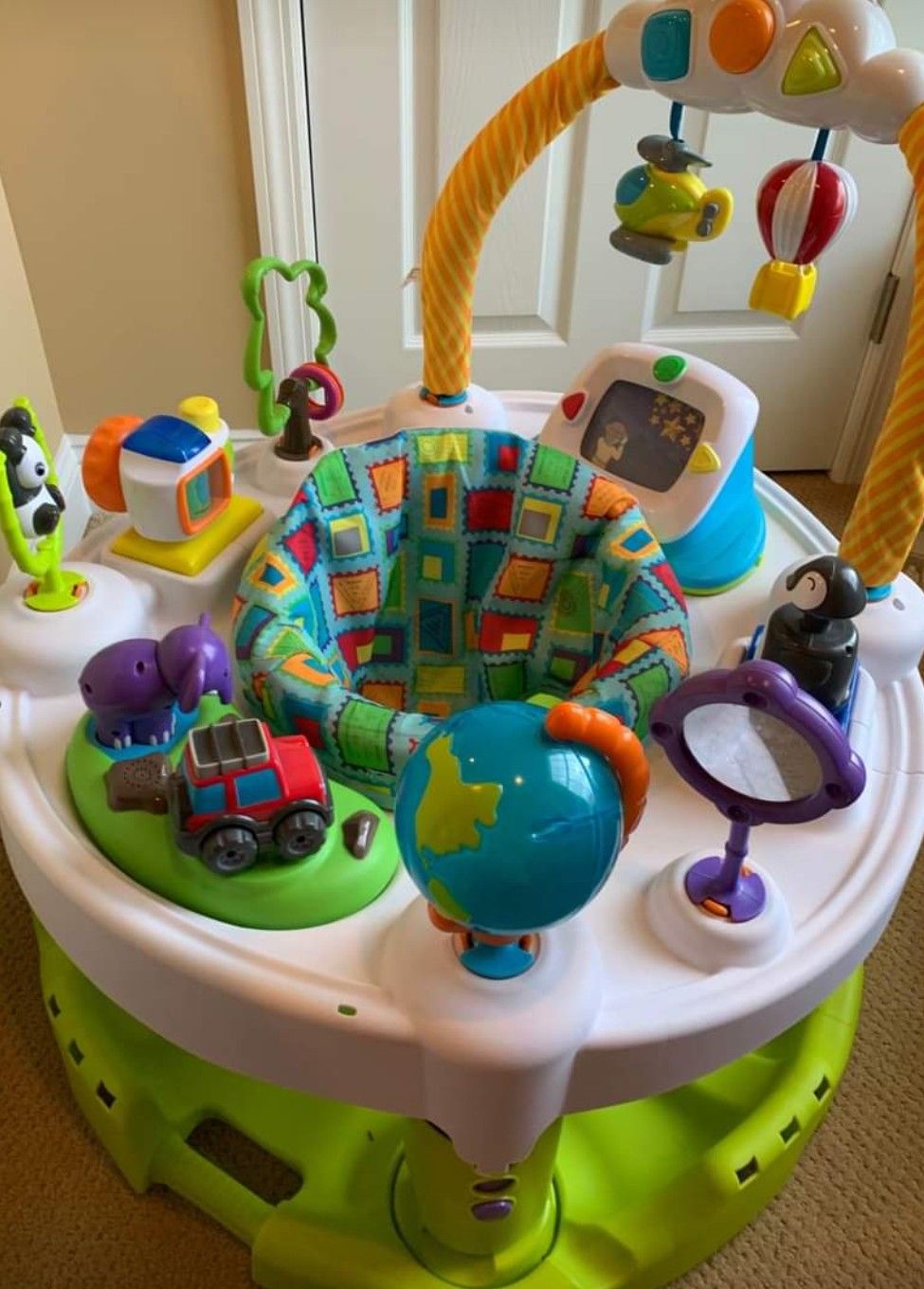 World explorer exersaucer
