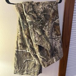 RealTree Cargo Camo Pants loose fit. Size 40x32