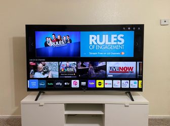 Like New LG Smart Tv 4k UHD 70"