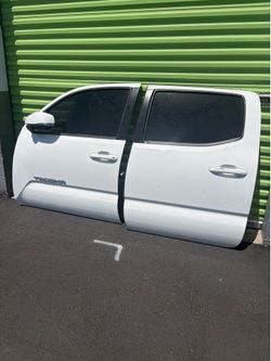 2016-2023 Toyota Tacoma Driver Doors