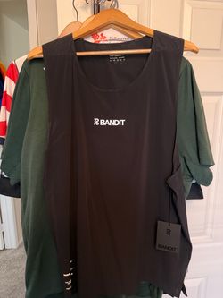 Bandit singlet size xl