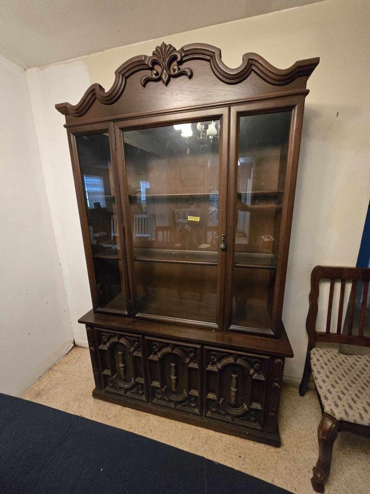 Vintage BASSETT Lighted China Cabinet