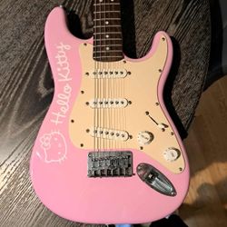 Squire Hello Kitty Mini Stratocaster 2006-2009 Pink