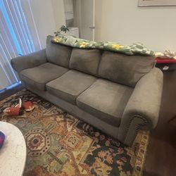 Living Room Set Smoke Free/Pet free Home 