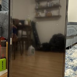 Samsung 32’ Smart TV with Mount