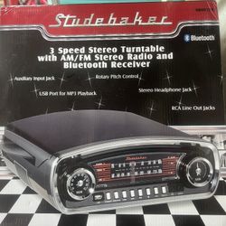 Turntable. 3 Speed Stereo