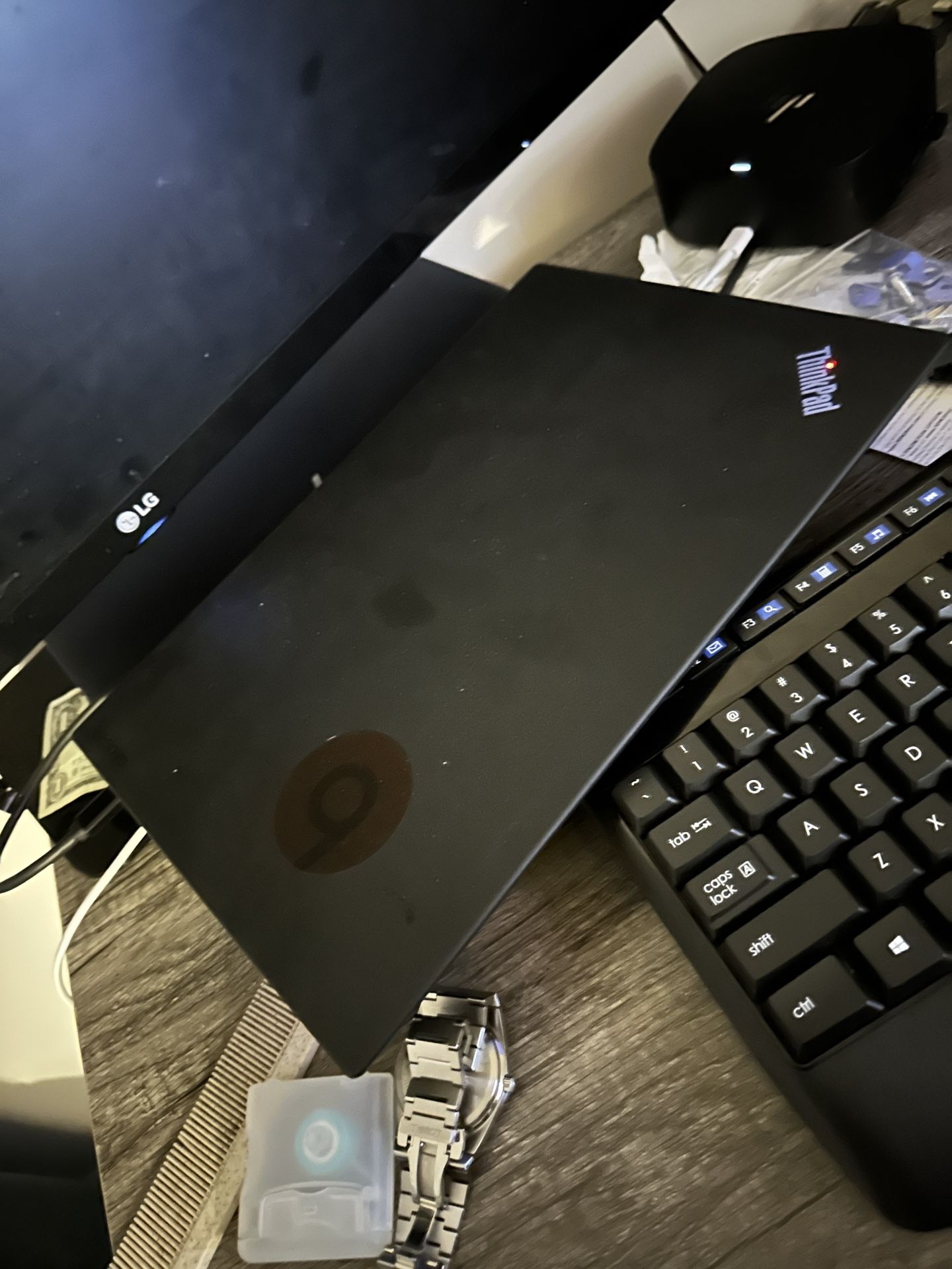 Lenovo. 1 carbon 5th gen