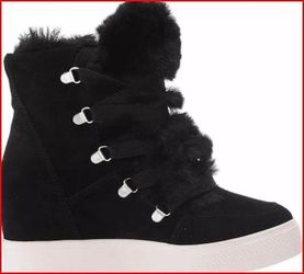 🤩💰🔥💲Asking: $40👢Steve Madden Black Suede Wharton Faux Fur Wedge Boots Size 7 – (Priced to sell!)👢💲🔥💰🤩