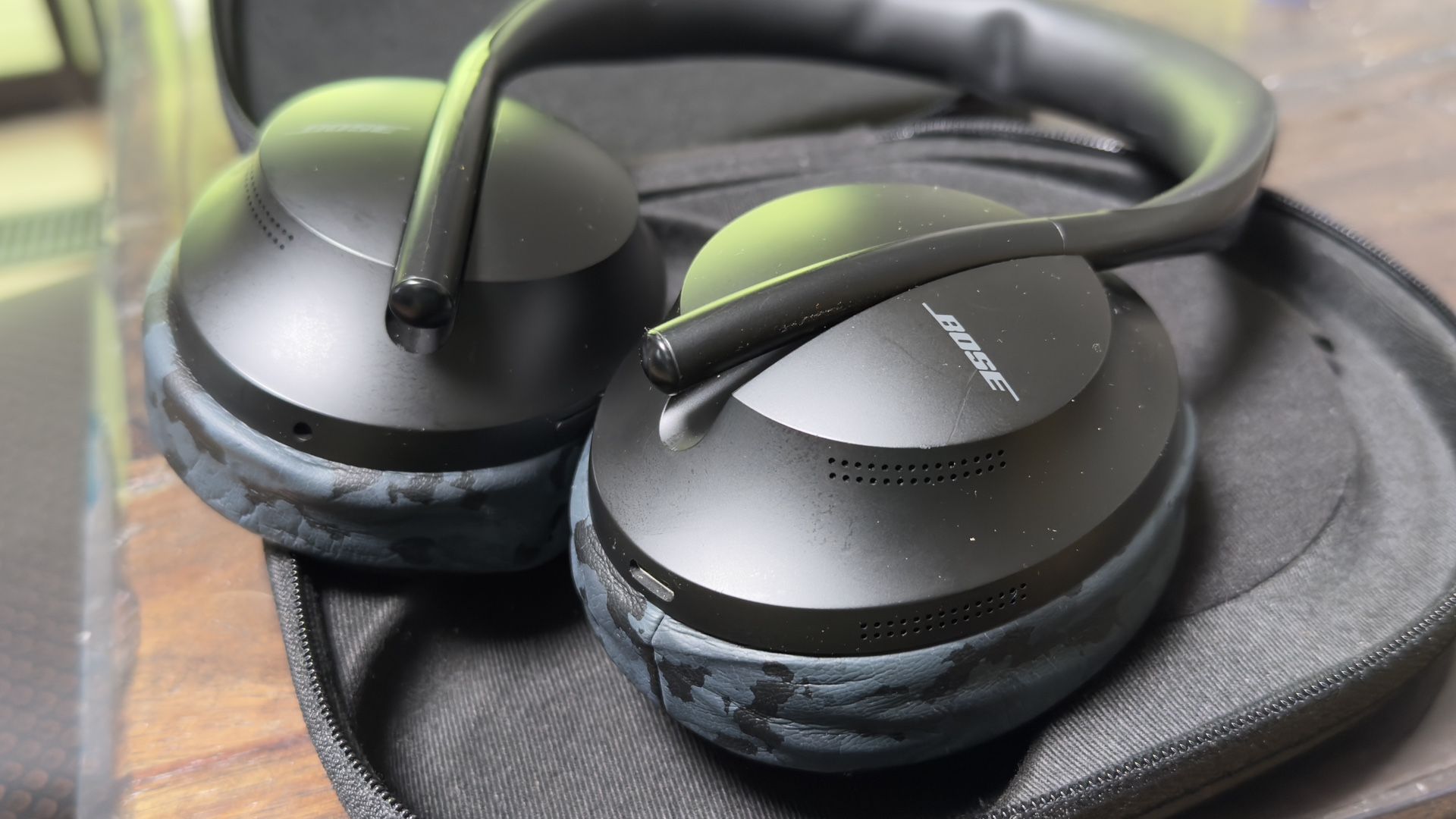 Bose Noise Cancelling 700 Wireless Over Ear Headphones Bluetooth Black