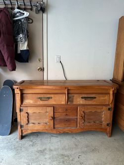 Solid Wood Buffet / Sideboard Console Table
