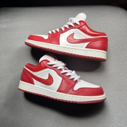 Nike Gym Red Dunk Lows 