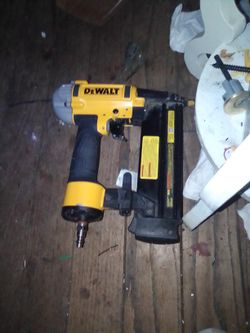 DeWalt Brad Nailer