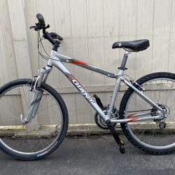 Giant Boulder SE mountain bike