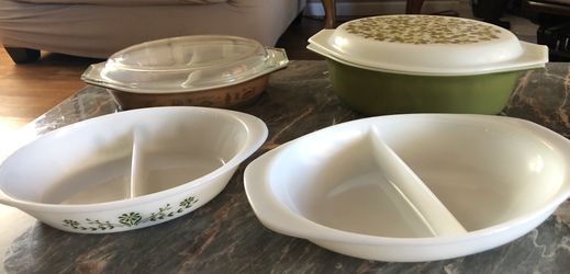 Vintage Pyrex oval bowls