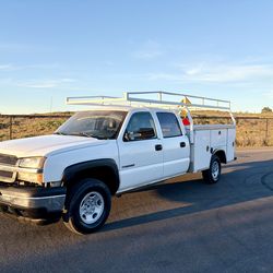 2005 Chevy 2500 HD low miles!!