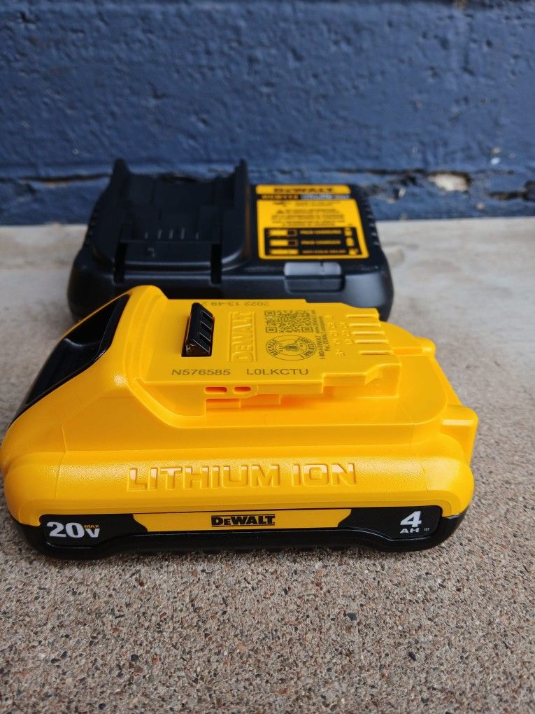 BATTERY AND CHARGER DEWALT