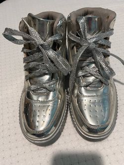 Cape Robbin- High-Top Sneakers Size 8