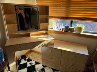 free vanity and dresser