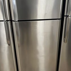 Refrigerator Frigidaire 30”